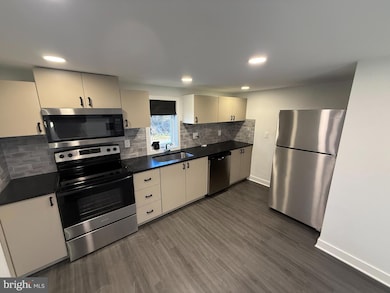 841 Cypress Ave, Spring City, PA 19475 - photo 2