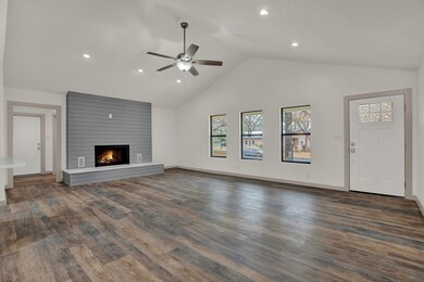 309 Tanglewood Dr, Fredericksburg, TX 78624 - photo 7