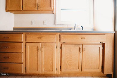 514 3rd Ave SW, Jamestown, ND 58401 - photo 7