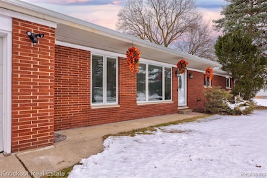 1914 Schust Rd, Saginaw, MI 48604 - photo 5