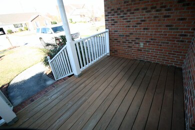 323 Richmond Dr, Jacksonville, NC 28540 - photo 3