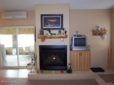 Living room w/ fireplace