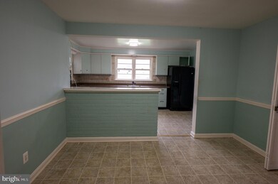 5855 Glen Forest Dr, Falls Church, VA 22041 - photo 4