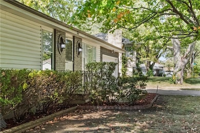 10104 Cambridge Ave, Kansas City, MO 64134 - photo 4