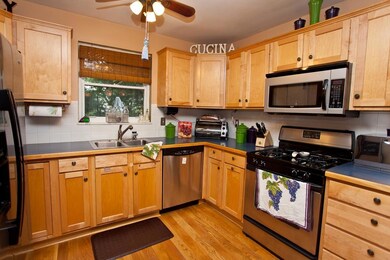296 Beaumont Kitchen