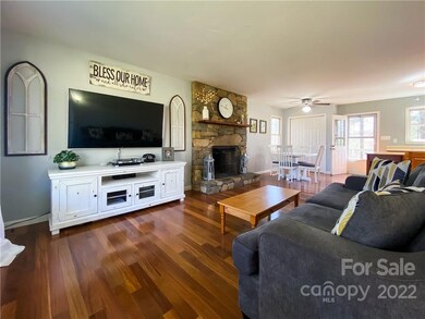 57 Hickory Dr, Asheville, NC 28806 - photo 3