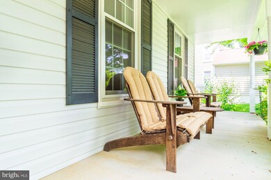 8212 Lapping Brook Ct, Laurel, MD 20723 - photo 4