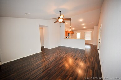 8922 S 258th East Ave, Broken Arrow, OK 74014 - photo 3