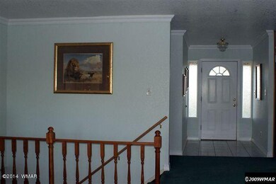 20140519043231409616000000-foyer