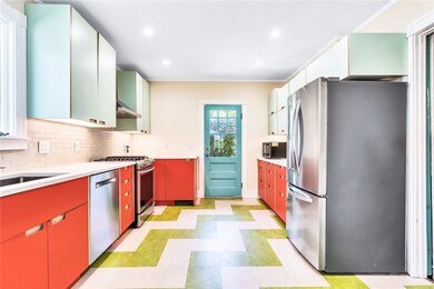 62 Blodgett Ave, Pawtucket, RI 02860 - photo 7