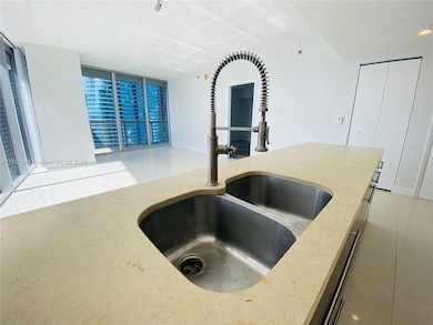 Icon Brickell Tower 1 unit 3715, Miami, FL 33131 - photo 6