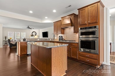 2071 Bronze Leaf Dr, Fort Mill, SC 29707 - photo 5