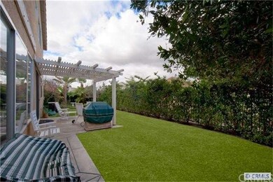LUSH & GREEN
