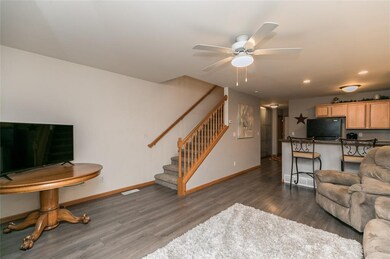 3040 Samuel Ct SW unit B, Cedar Rapids, IA 52404 - photo 7