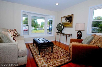 814 S Cypress Ct, Sterling, VA 20164 - photo 3