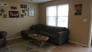 8229 Roseborough Rd, Louisville, KY 40228 - photo 4