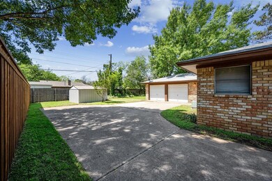 504 Brown Trail Ct, Hurst, TX 76053 - photo 6