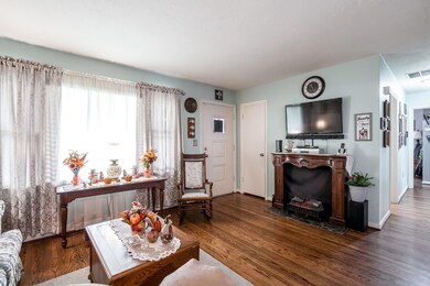 8904 Mahoney Drive-19