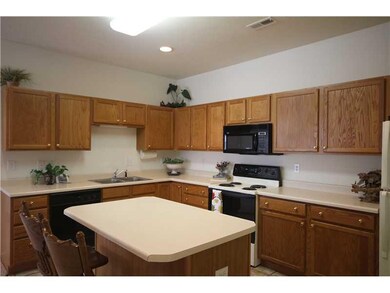 6967 Park Square Dr unit 83, Avon, IN 46123 - photo 7