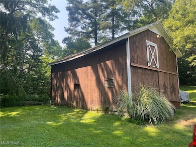 10504 Mulberry Rd, Chardon, OH 44024 - photo 7