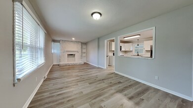 1302 Robinwood Dr, Shelbyville, TN 37160 - photo 2