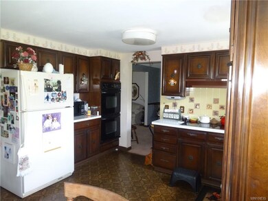 795 Castlebar Dr, North Tonawanda, NY 14120 - photo 3