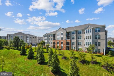 8616 Wintergreen Ct unit 304, Odenton, MD 21113 - photo 2