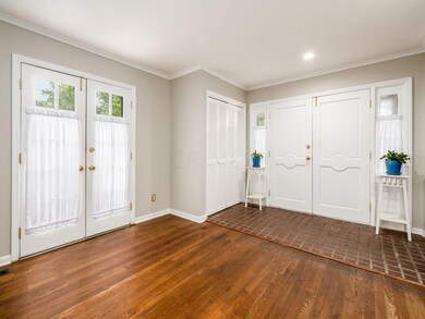 Dining & Entry Way