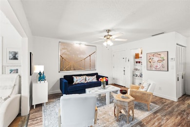 3802 Cortez Cir unit C, Tampa, FL 33614 - photo 4