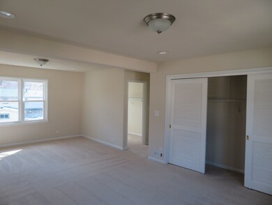 307 Hiawatha Dr, Lake In the Hills, IL 60156 - photo 5