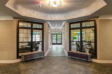 1670 e Broad Common-5