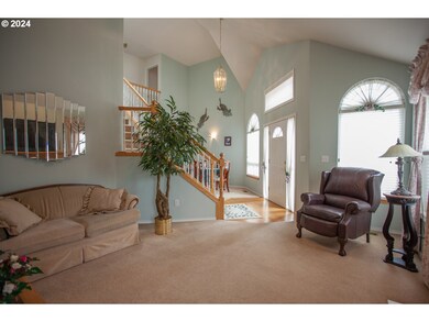 869 SW 26th St, Troutdale, OR 97060 - photo 5