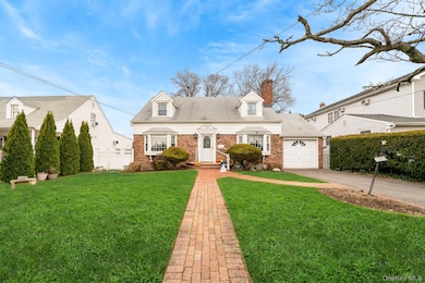 3861 Wilburne Ave, Seaford, NY 11783 - photo 2