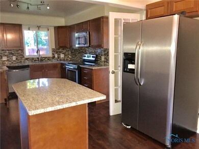 Kitchen w/Island