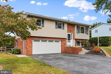 1657 W Strohm Dr, Chambersburg, PA 17202 - photo 3