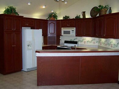 13505 W Georgetown Rd, Columbus, IN 47201 - photo 6