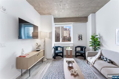 10 Commerce Ct unit 2A, Newark, NJ 07102 - photo 6