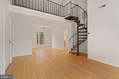4822 29th St S unit C2, Arlington, VA 22206 - photo 2