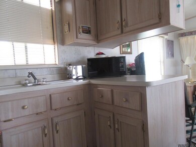646 W Falcon Dr, Quartzsite, AZ 85346 - photo 3