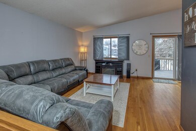 006_Living Room