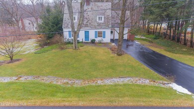 1014 Mohegan Rd, Schenectady, NY 12309 - photo 2