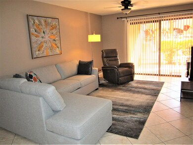 B11 U116 COMY SEATING AREA & VIEW