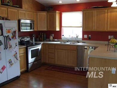 331 Julie Dr, Moscow, ID 83843 - photo 2