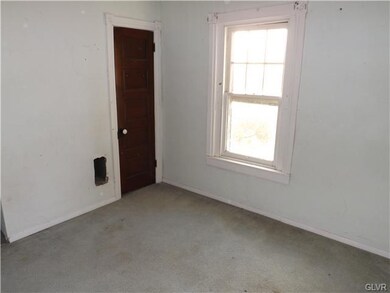 307 N 3rd St, Emmaus, PA 18049 - photo 6