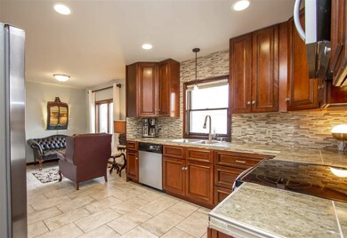 626 Eureka St, Waterloo, IA 50702 - photo 6