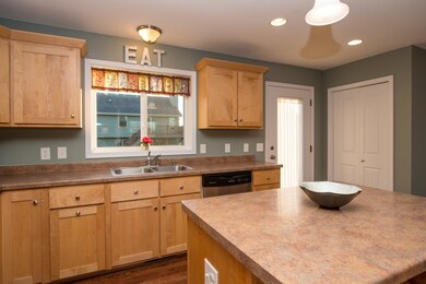 5173 Fox Sedge Ln, Fitchburg, WI 53711 - photo 7