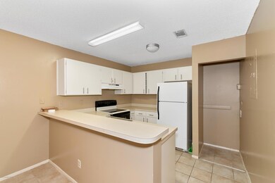 03_1441SheafeNEAve_Unit103_5_Kitchen_HiR