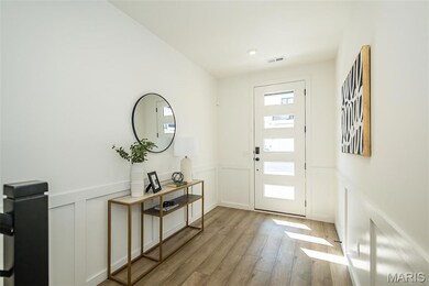 8908 W Gateway Cir unit 41-807, Richmond Heights, MO 63144 - photo 3