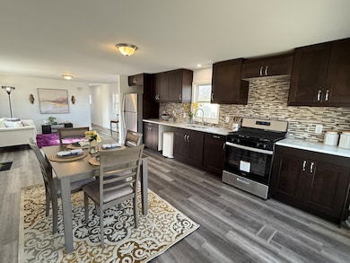 237 Blackthorn Rd, Matteson, IL 60443 - photo 2