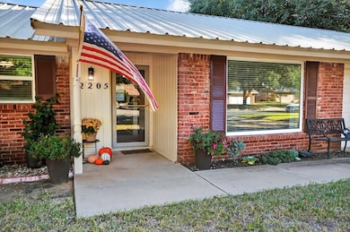 2205 Cimmaron Ave, Midland, TX 79705 - photo 4